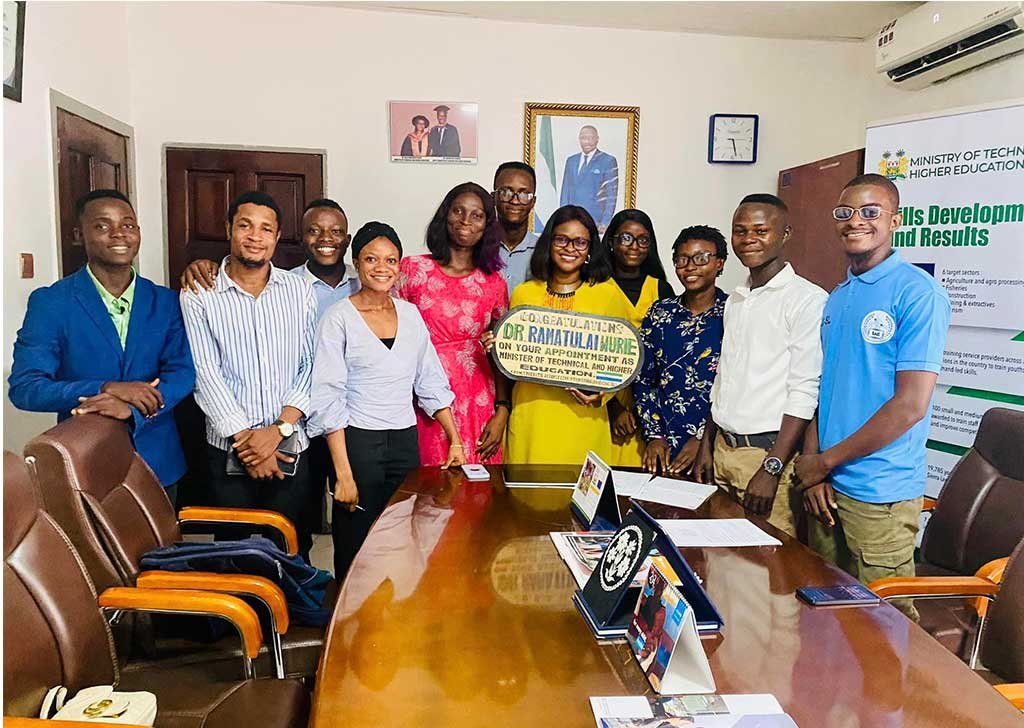 Cross-section-of-students-against-corruption-visits